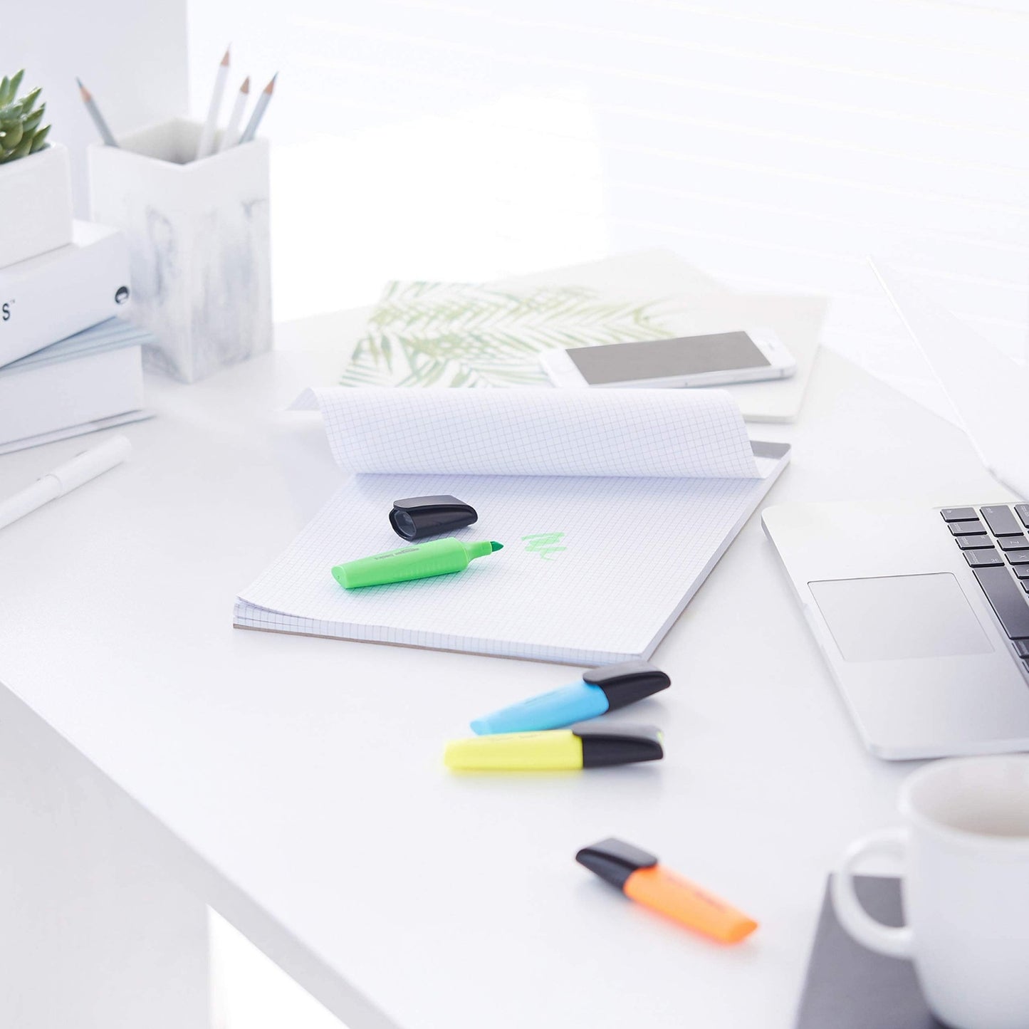 Amazon Basics Subrayadores de vivos, Paquete de 8, Surtido – para oposiciones – Material de estudio – OpoMarket