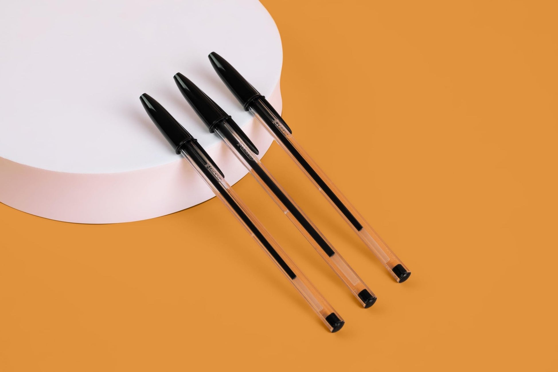 BIC Cristal Original Bolígrafos de Punta Media (1,00 mm) - Colores de Tinta Surtidos, Caja de Edición Especial de 20 – para oposiciones – Material de estudio – OpoMarket