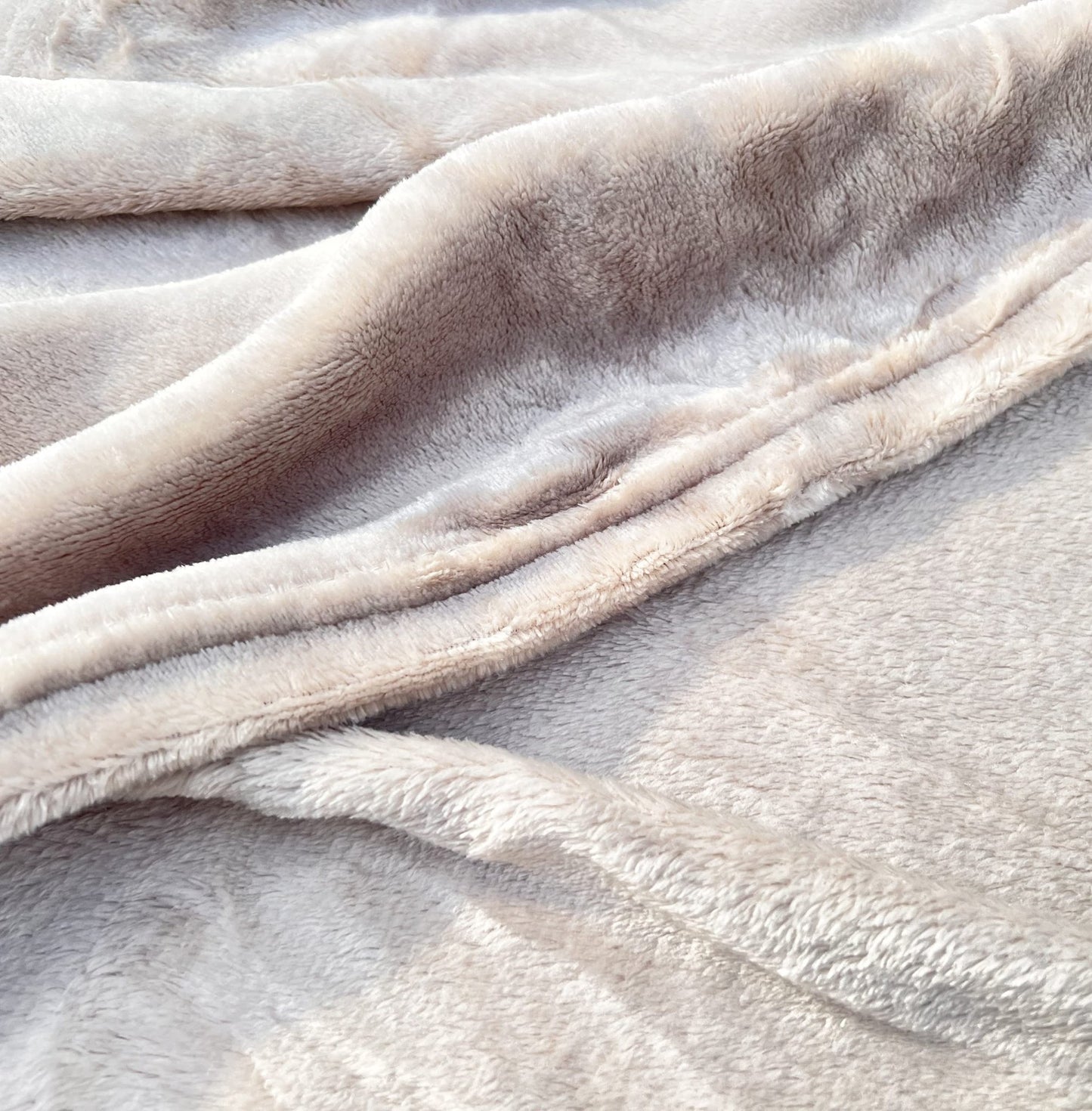 HTE Manta Microfibra para Cama Sofá y Sillón, Manta Polar Lisa de Tacto Suave Super Caliente para Adulto y Niño,Sin Arrugas (Beige, 130 x 160 cm) – para oposiciones – Material de estudio – OpoMarket