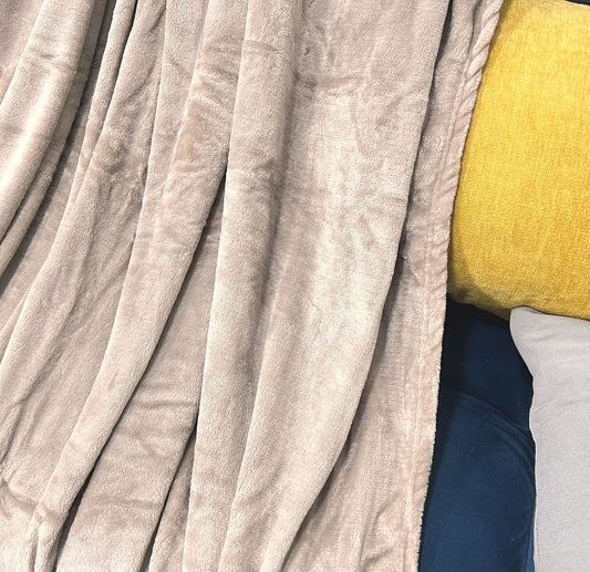 HTE Manta Microfibra para Cama Sofá y Sillón, Manta Polar Lisa de Tacto Suave Super Caliente para Adulto y Niño,Sin Arrugas (Beige, 130 x 160 cm) – para oposiciones – Material de estudio – OpoMarket
