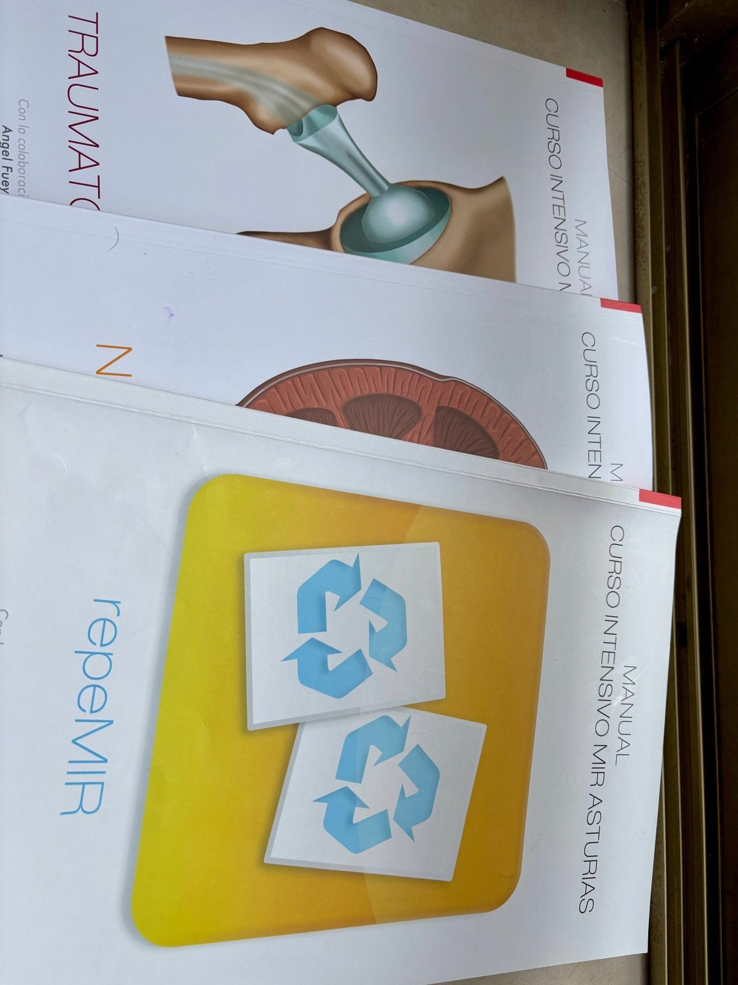 lote de estudio MIR Asturias segunda mano con teoría y simulacros