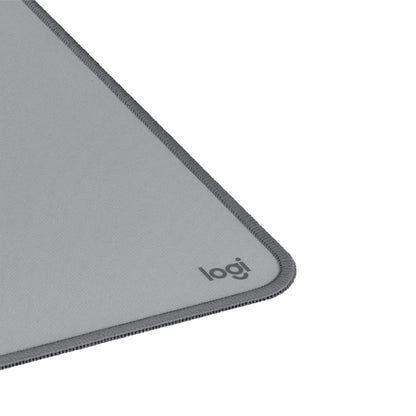 Desk mats Logitech para escritorio moderno