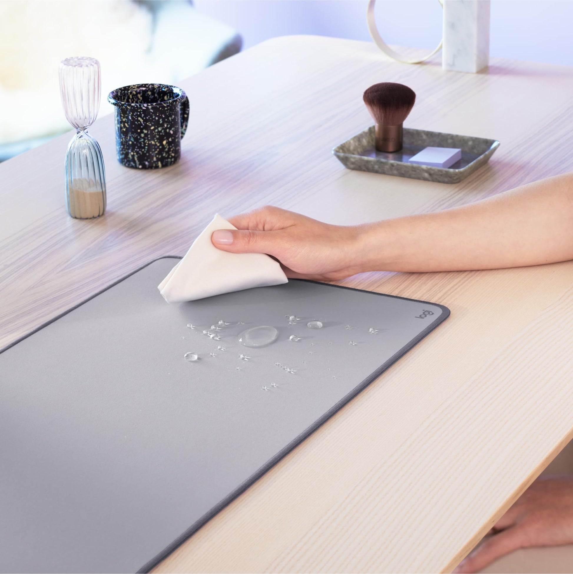 Desk mats antideslizantes Logitech para oficina