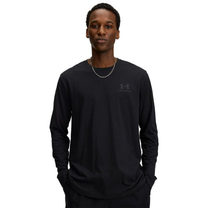 Under Armour Hombre Sportstyle Left Chest Long Sleeve, Camiseta de Manga Larga Transpirable para Hombre, Camiseta de Gimnasio cómoda y de Secado rápidoBlack / / Pitch Gray,XL – Deportes para oposiciones – Material de estudio – OpoMarket